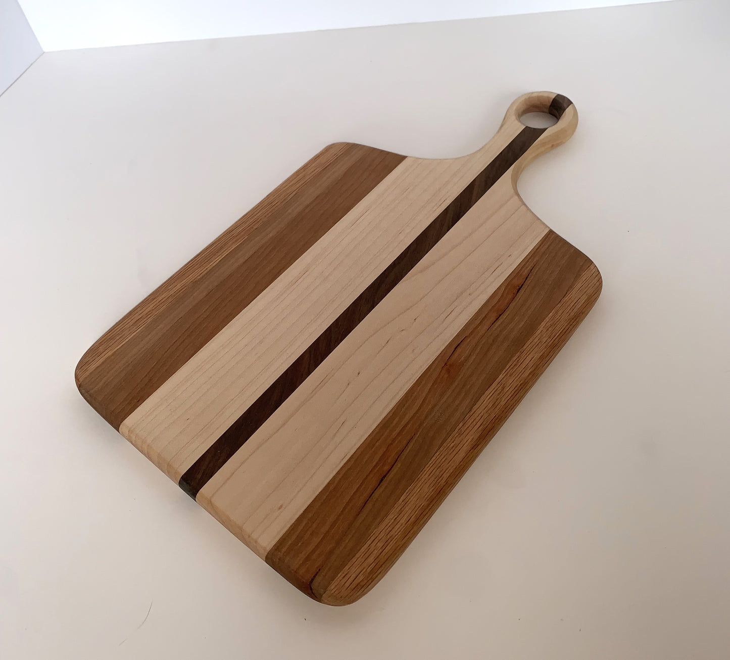 Cutting Board with Handle