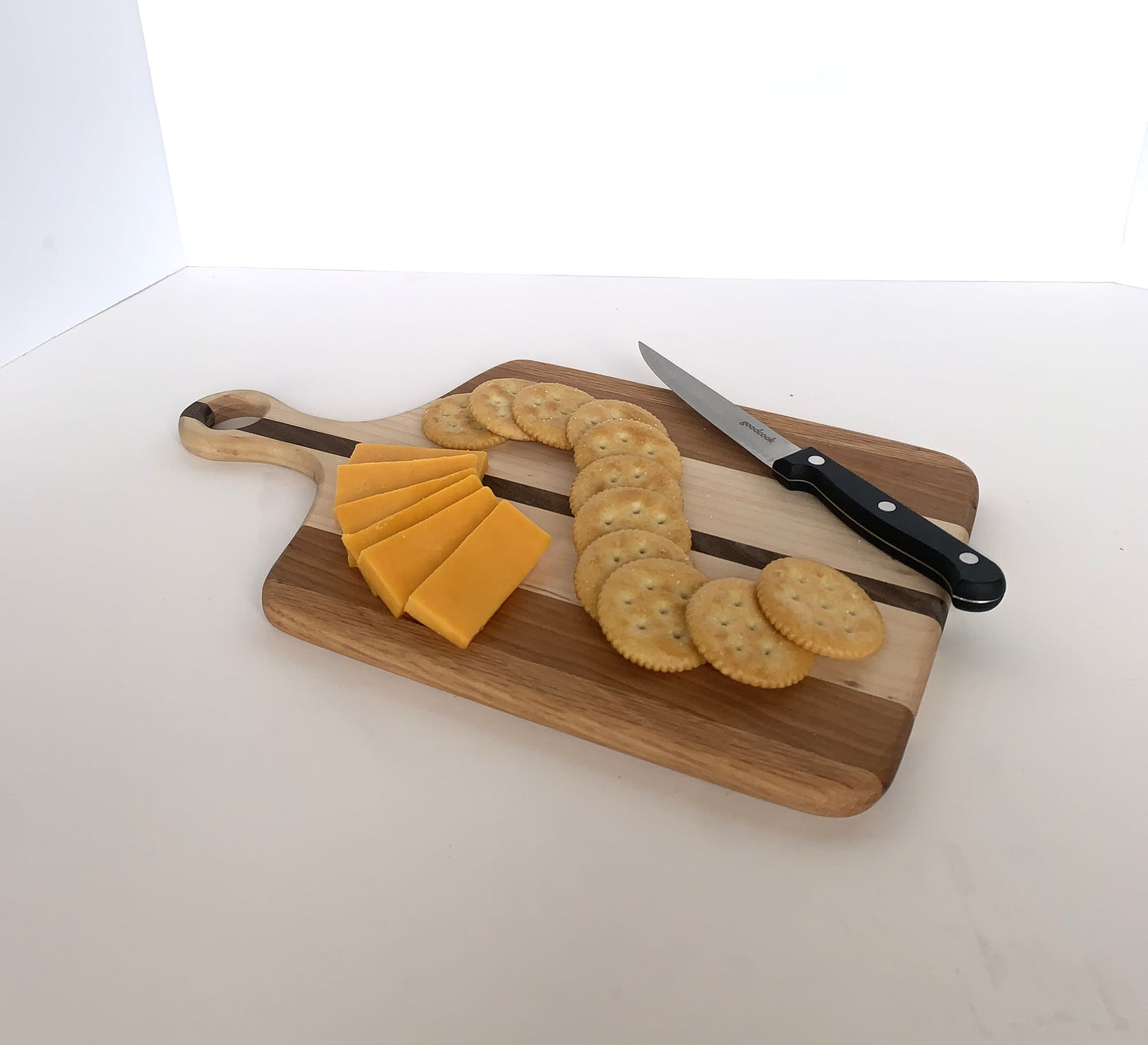 Cutting Board with Handle